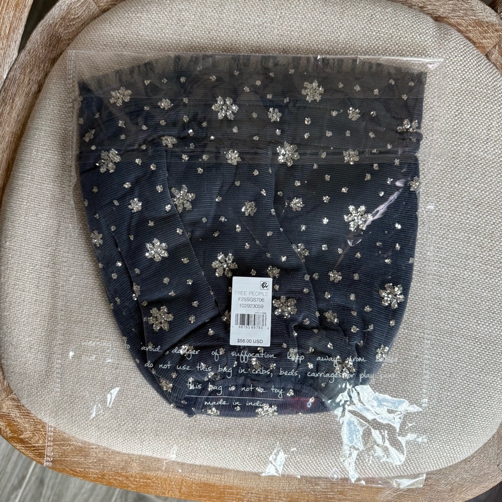 Free people seasons sparkle mini gift sack - Picture 5 of 5